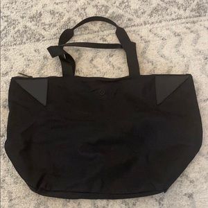 lululemon tote